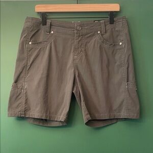 Kuhl Mountain Culture Women 10 ‎ Gray Cargo Shorts Hiking Outdoors